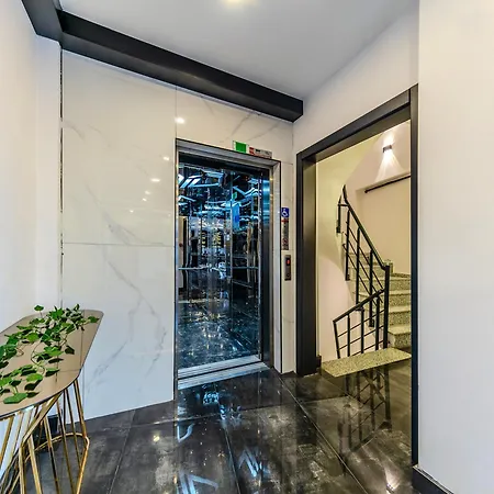 Solin Airport Hotel 4*